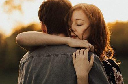 Speranze, sogni e paure Storia di due adolescenti che chiedono ascolto 