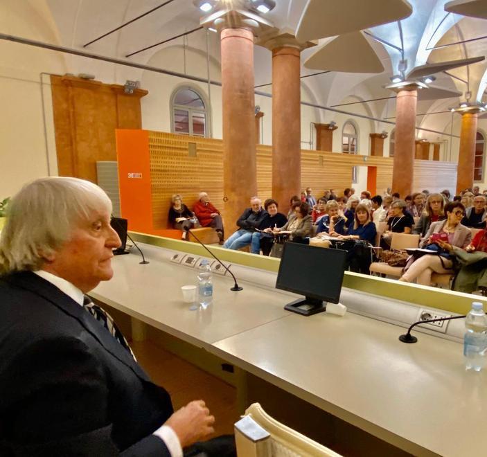 Flavio Caroli ospite della Luc “Il quadro più bello della modernità? Guernica” 