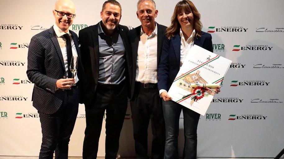 Da sneaker e scarpe di lusso nuovi posti di lavoro