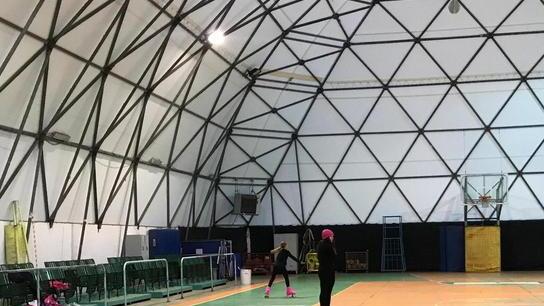 L’Enriques ha la palestra Astra confinante ma l’ora di ginnastica si fa al PalaMacchia