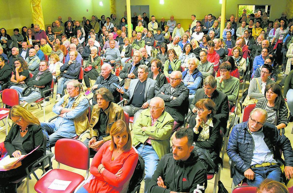L’assemblea organizzata a Casalguidi per parlare del picco di tumori rari.