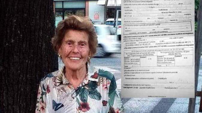 «A 76 anni mi hanno fatto scendere dal bus, di notte»