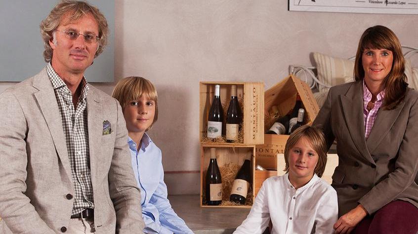 Un profumo intenso si sprigionò e subito mi convinse a fare il vino