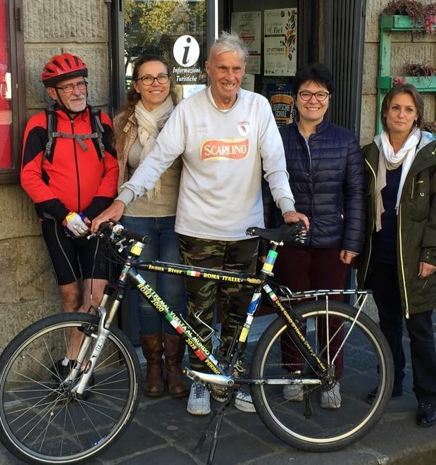 Il giro del mondo di Janus River in bici fa tappa in Amiata 