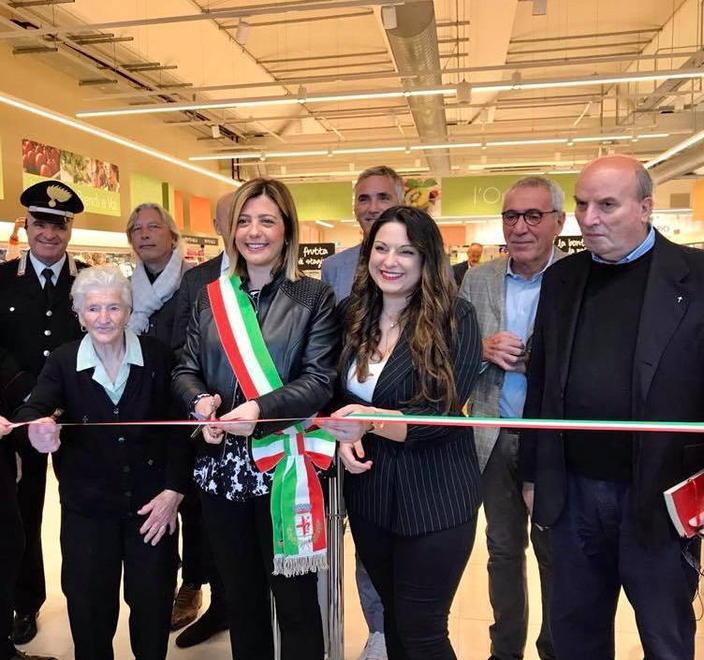 Il nuovo supermercato Conad strizza l’occhio alla concia