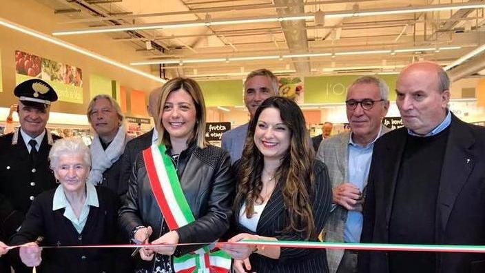 Il nuovo supermercato Conad strizza l’occhio alla concia