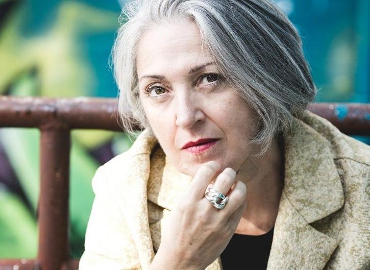 “Madre Courage” Paiato al Ridotto E domani i lettori pagano meno