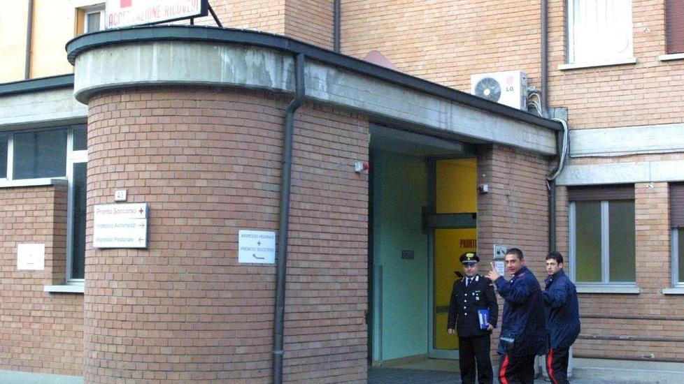 Dopo la lite con la fidanzata prende a pugni i carabinieri