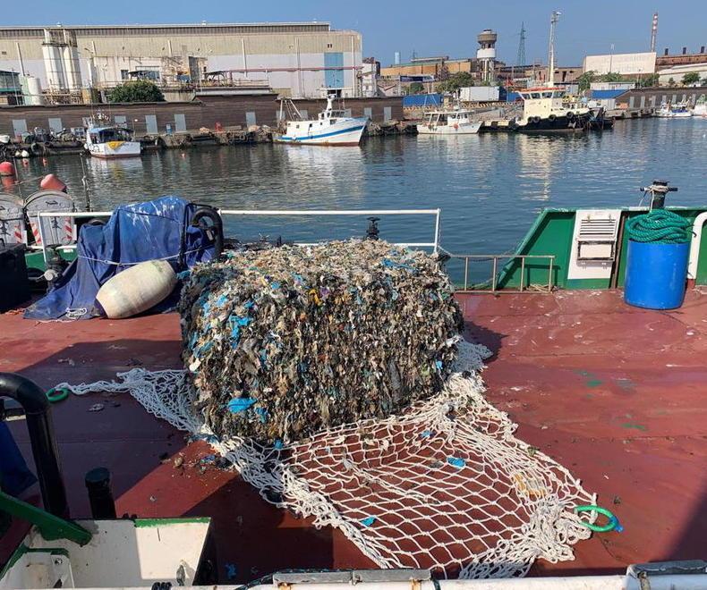 Al via le operazioni per ritrovare le ecoballe sui fondali di Cerboli 