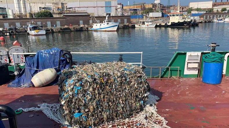 Al via le operazioni per ritrovare le ecoballe sui fondali di Cerboli