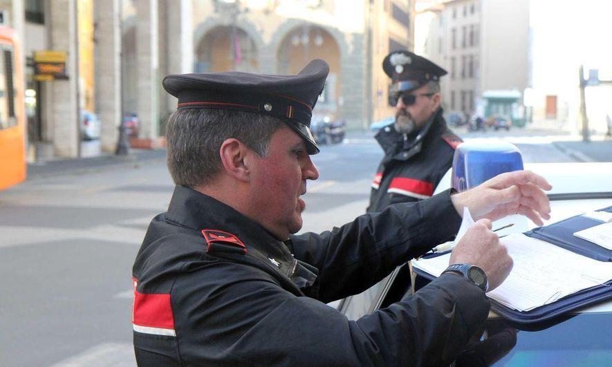 Rubano 90mila euro di gioielli all’orefice mentre sale in auto 