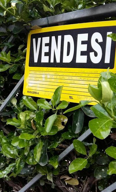 Prezzi delle case crollati ovunque, record a Rosignano Marittimo: meno 41% in 10 anni 