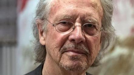 Le Madri di Srebrenica: «No il Nobel a Handke»