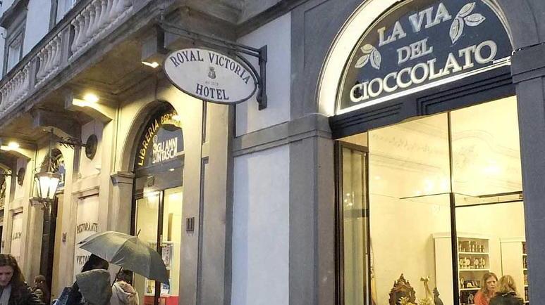 La boutique dei golosi sbarca sul lungarno