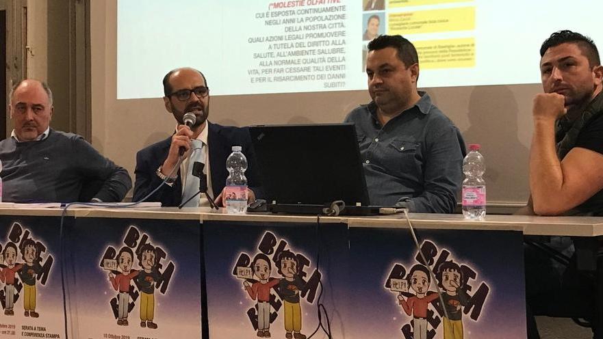 I miasmi arrivano in Procura «Serve un’indagine accurata»