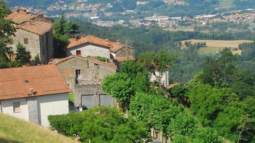 Il paese si mobilita per le canale al cimitero