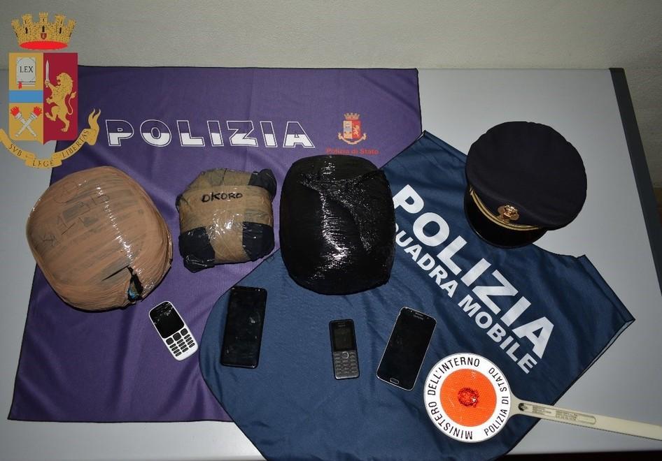 La droga arriva in Mediopadana La polizia arresta due corrieri 