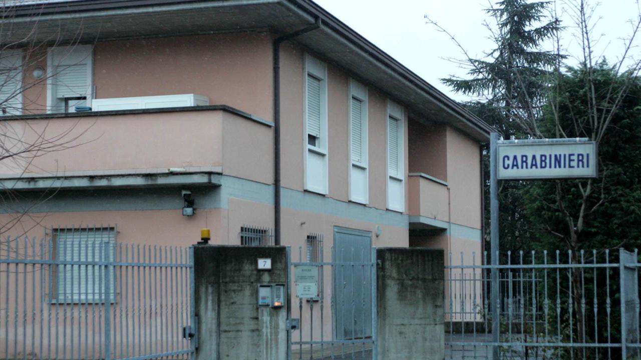 Bagnolo in Piano, vendeva su Facebook cellulari inesistenti: denunciata una 22enne