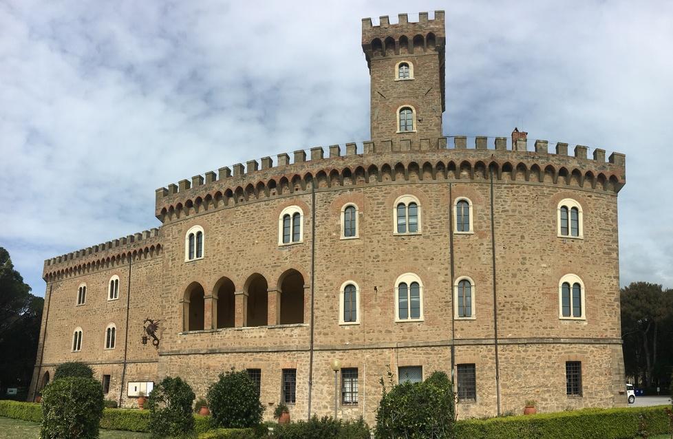 Castello Pasquini chiuso per lavori, Armunia fa le valigie 