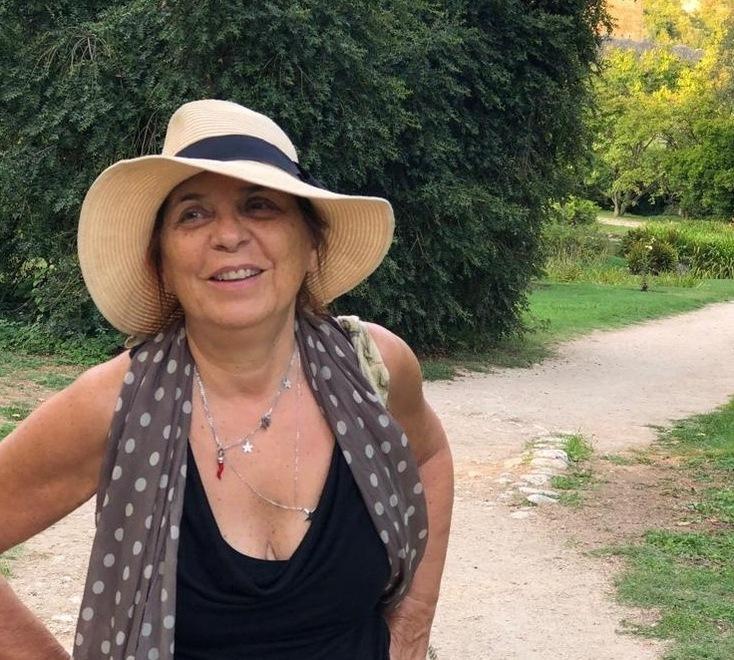 Lezione-spettacolo di Syusy Blady a Vignola: «Turismo eco e slow per i vostri tesori» 