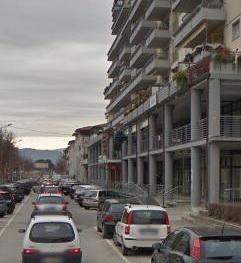 Il mattone non tira più, ma chi può fa affari