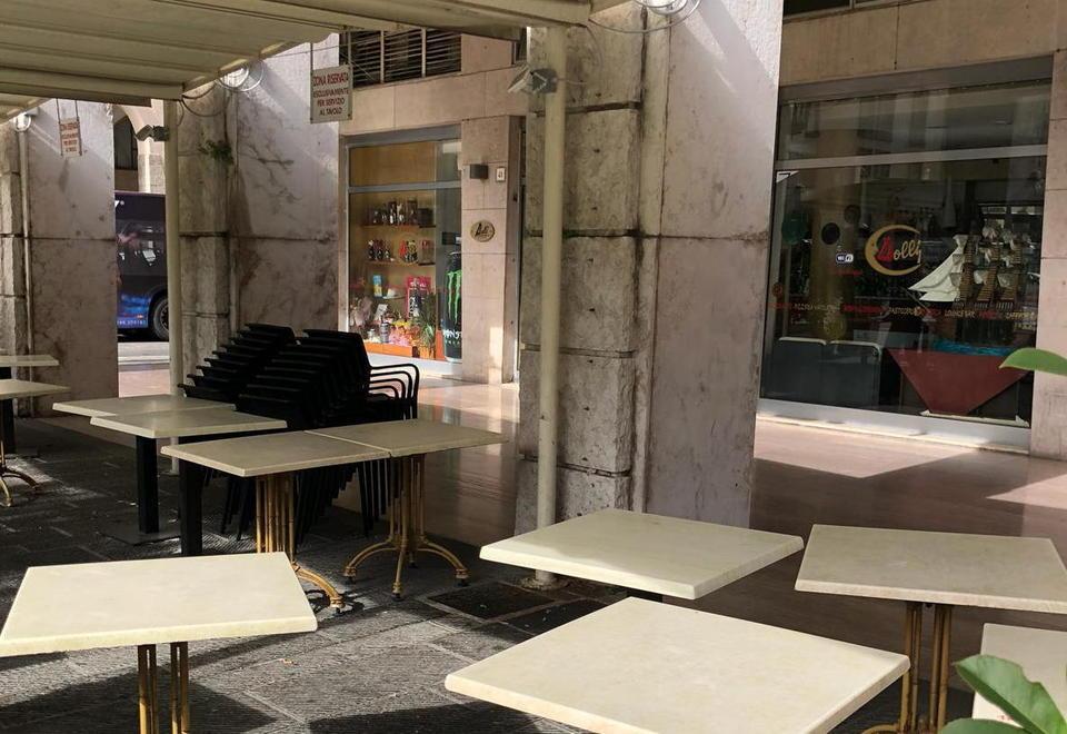 Bar Dolly chiuso, è allarme degrado «Così i turisti scapperanno via» 