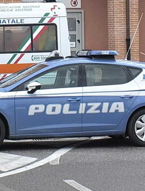 Litiga con l’ex al telefono poi si uccide in camera