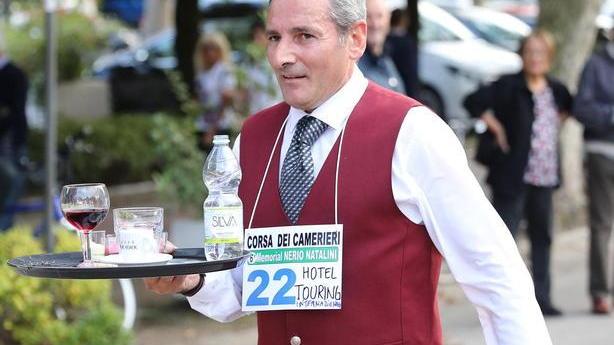 Corsa dei camerieri, Izouhar “spodesta” il re Emanuele