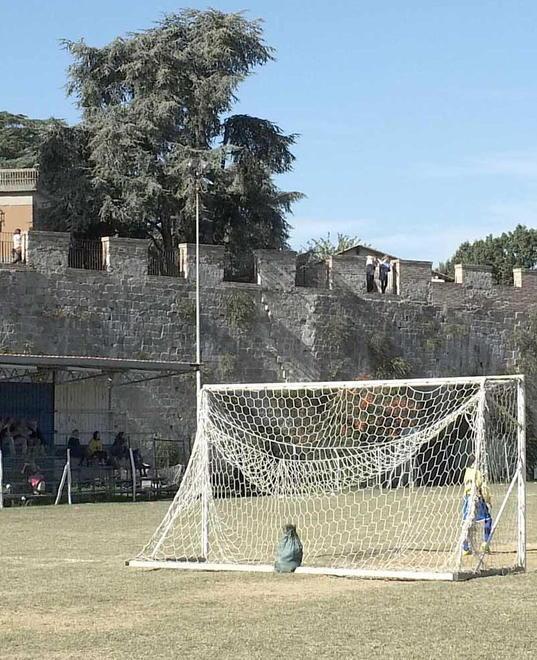 «No ad un parcheggio al posto del campo sportivo Santa Marta» 