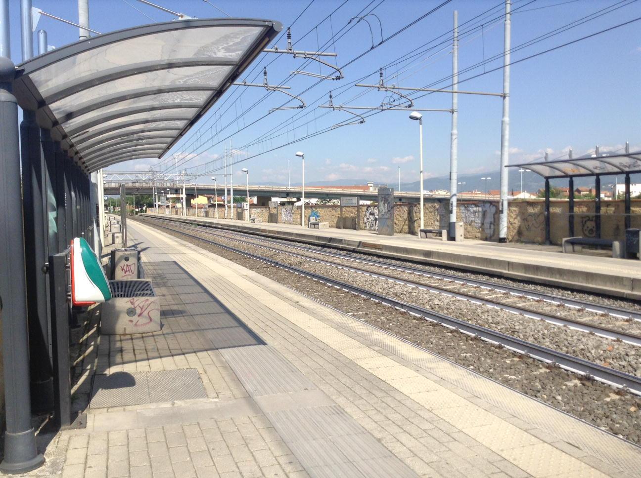 Donna di 21 anni travolta a Rifredi, treni cancellati