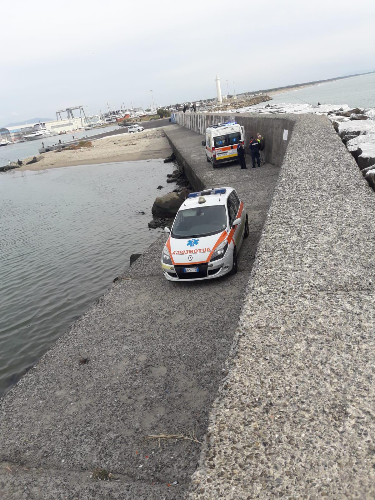 Cade dal Muraglione e fa un volo di tre metri