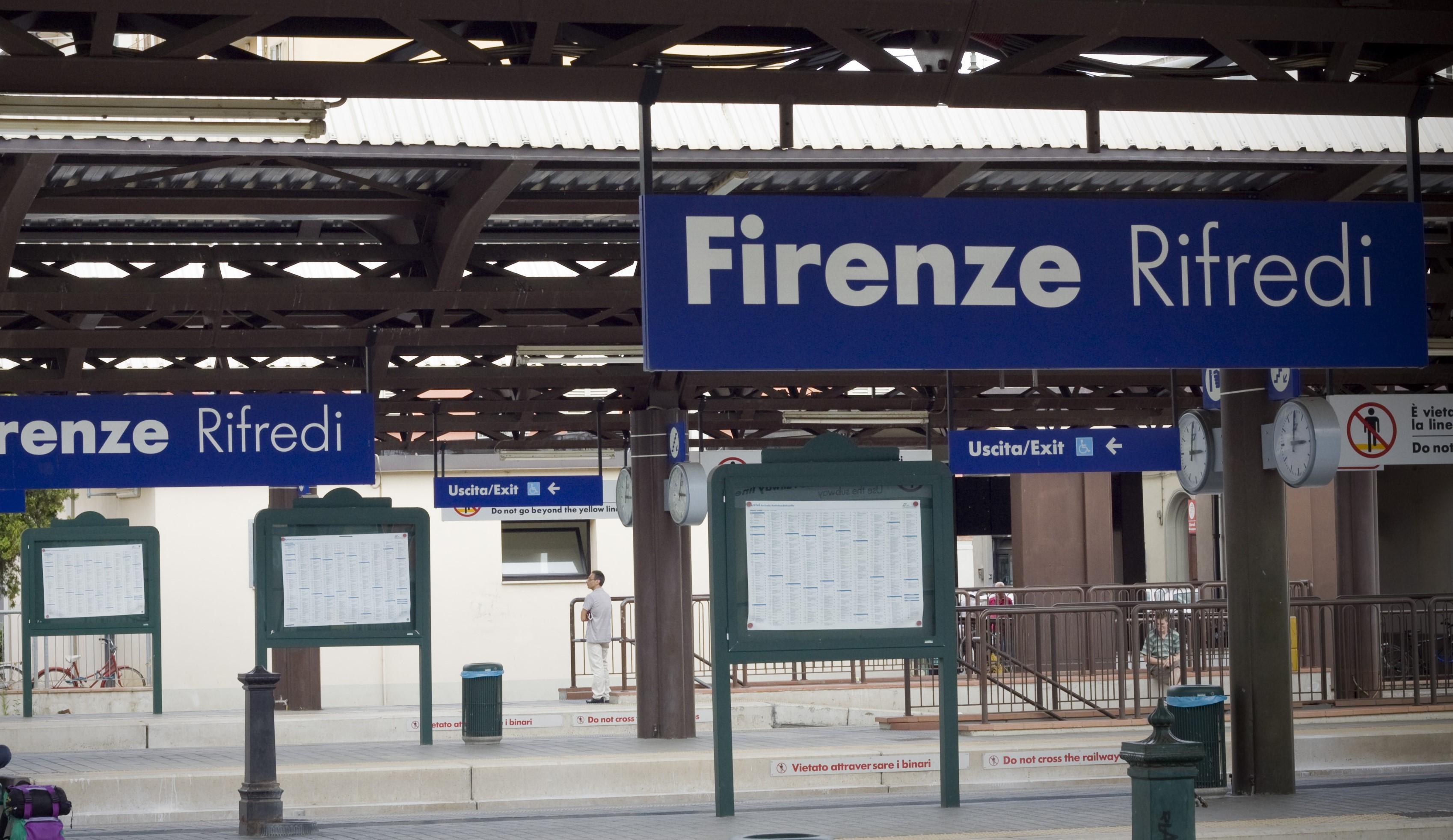 La stazione di Firenze Rifredi dove si è suicidata una studentessa di Pontedera