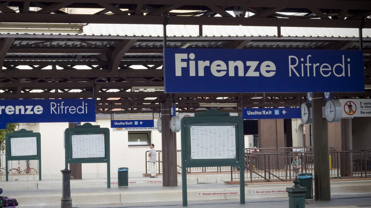 La stazione di Firenze Rifredi dove si è suicidata una studentessa di Pontedera