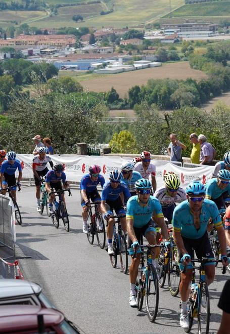 Vigili del fuoco...in bicicletta A Prato i campionati italiani