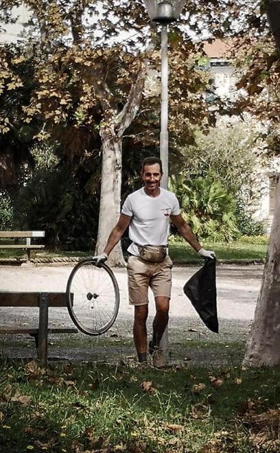 “Amici di Vittorio” : domenica di pulizie in piazza Dante e corso 