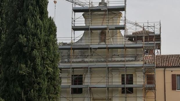 Fossanova San Marco Lavori alla chiesa per aprirla a Natale