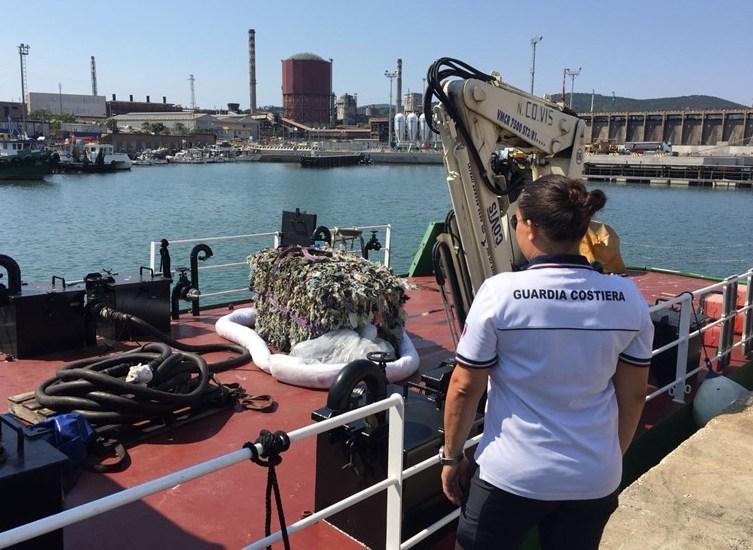 Ecoballe negli abissi di Cerboli, inizia la ricerca: il recupero solo a primavera 