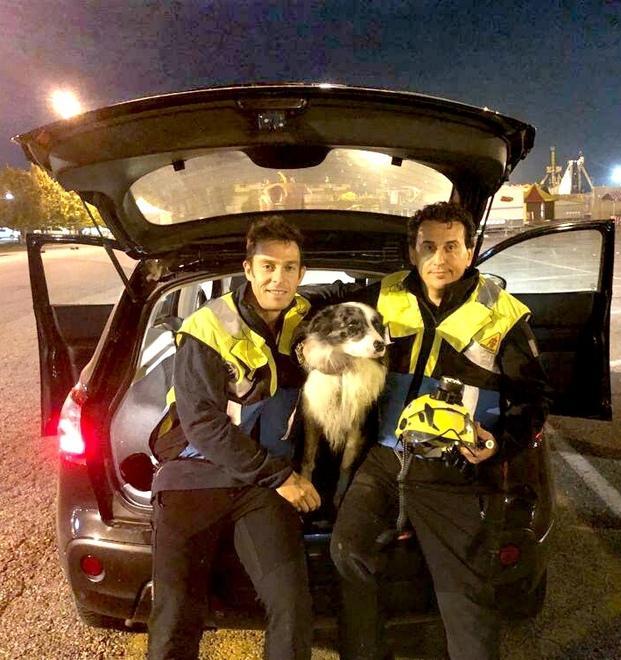 Da sinistra Claudio Mariotti, il cane Yaky e Luca Panicciari