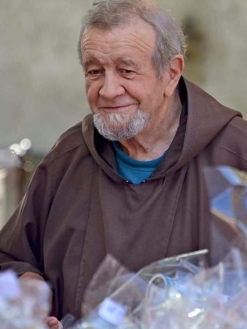 Addio al confessore di Paolo Brosio, era stato contagiato dal super batterio 