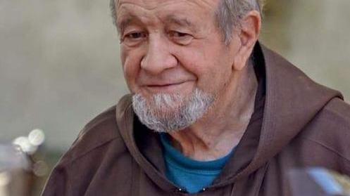 Addio al confessore di Paolo Brosio, era stato contagiato dal super batterio