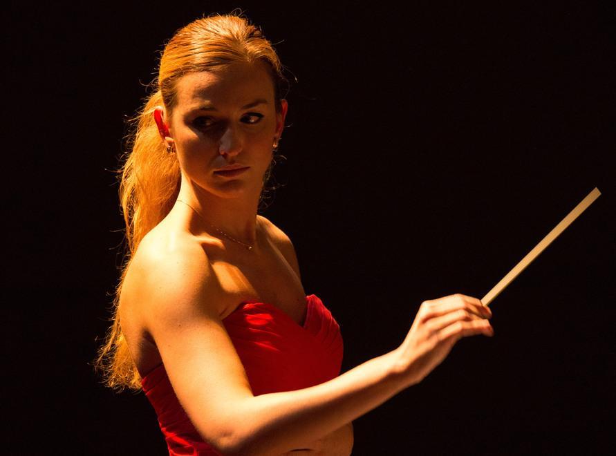Da Lucca ai grandi teatri Beatrice Venezi dedica il suo primo album a Puccini 