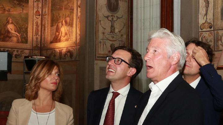 «Siamo tutti al mondo per aiutarci l’un l’altro» Ce lo dice Richard Gere