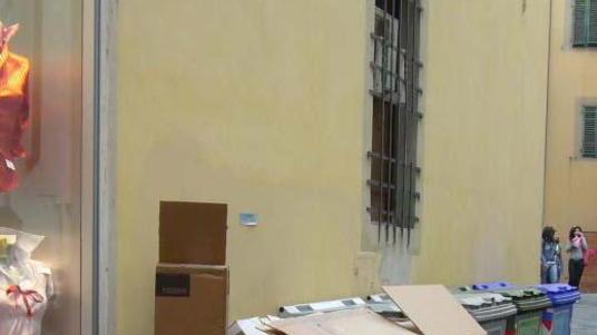 Cartoni in strada e decoro conferimenti a orario fisso