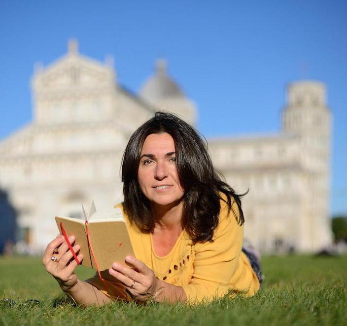 La giornalista Silvia Volpi presenta il suo romanzo giallo