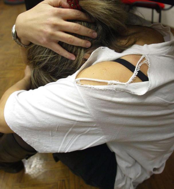 Genitori denunciano il figlio violento che finisce in manette 