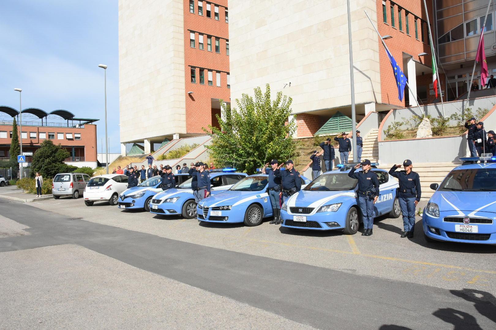 Sirene spianate per i due poliziotti uccisi