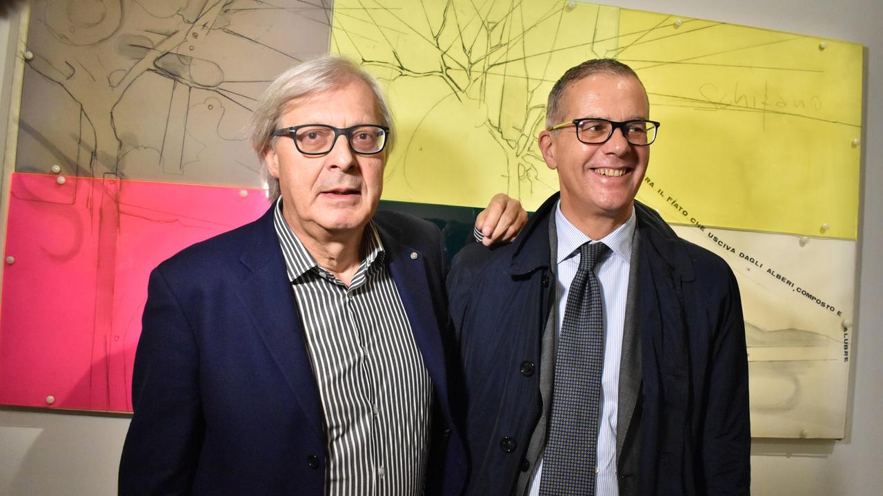 Il critico d'arte Vittorio Sgarbi e il presidente della Fondazione Caript Luca Iozzelli (Foto Gori)