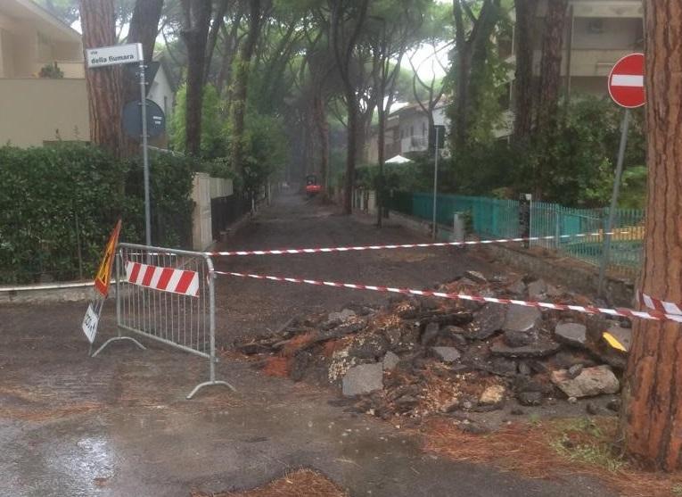 I lavori in via della Fiumara a Marina di Grosseto