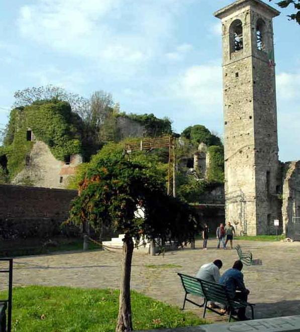 Lavori in municipio dipendenti e uffici traslocano all’asilo Nuovo look in centro 