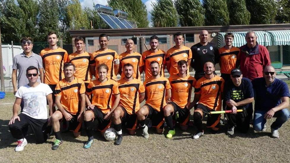 Amico Edile ricomincia... da 5 I campioni versiliesi in carica sommergono di reti la Madia
